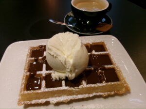 【ヨーロッパ周遊 #2】ブリュッセル4日間の滞在記：旧市街の歴史とベルギーグルメを巡る旅